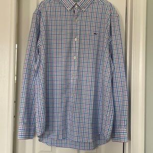 Men’s Vineyard Vines  button down shirt in gorgeous plaid. Never worn. Size XL